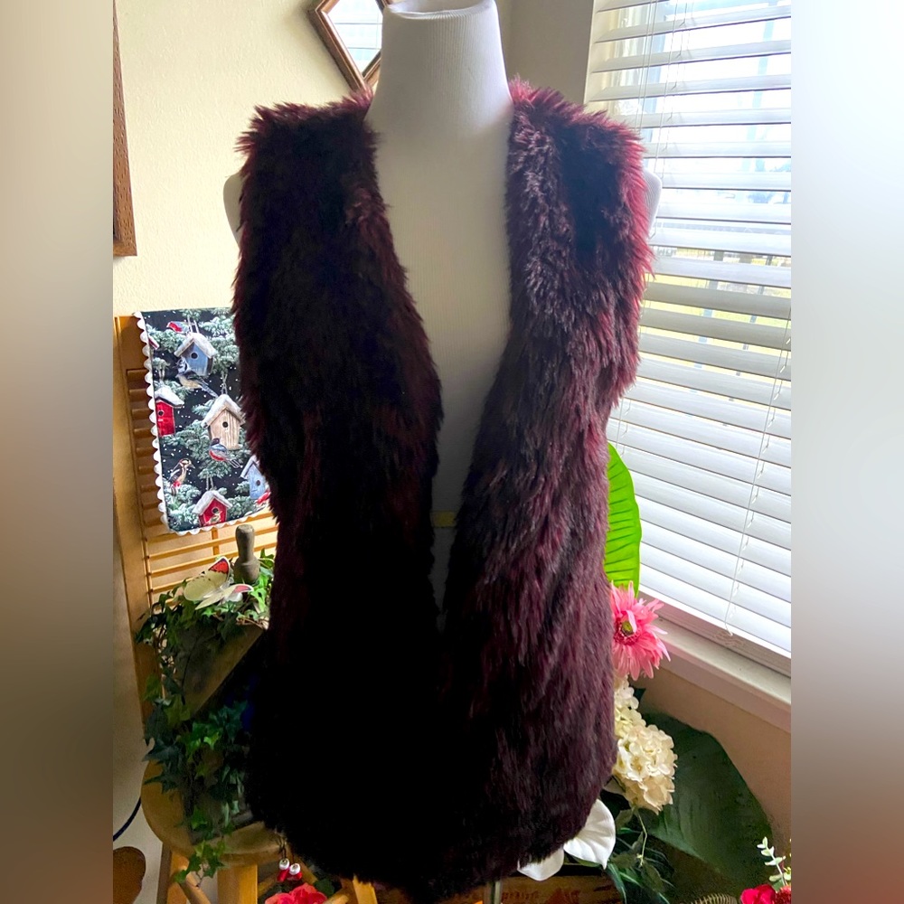 Me Jane faux fur vest burgundy/dk red tint